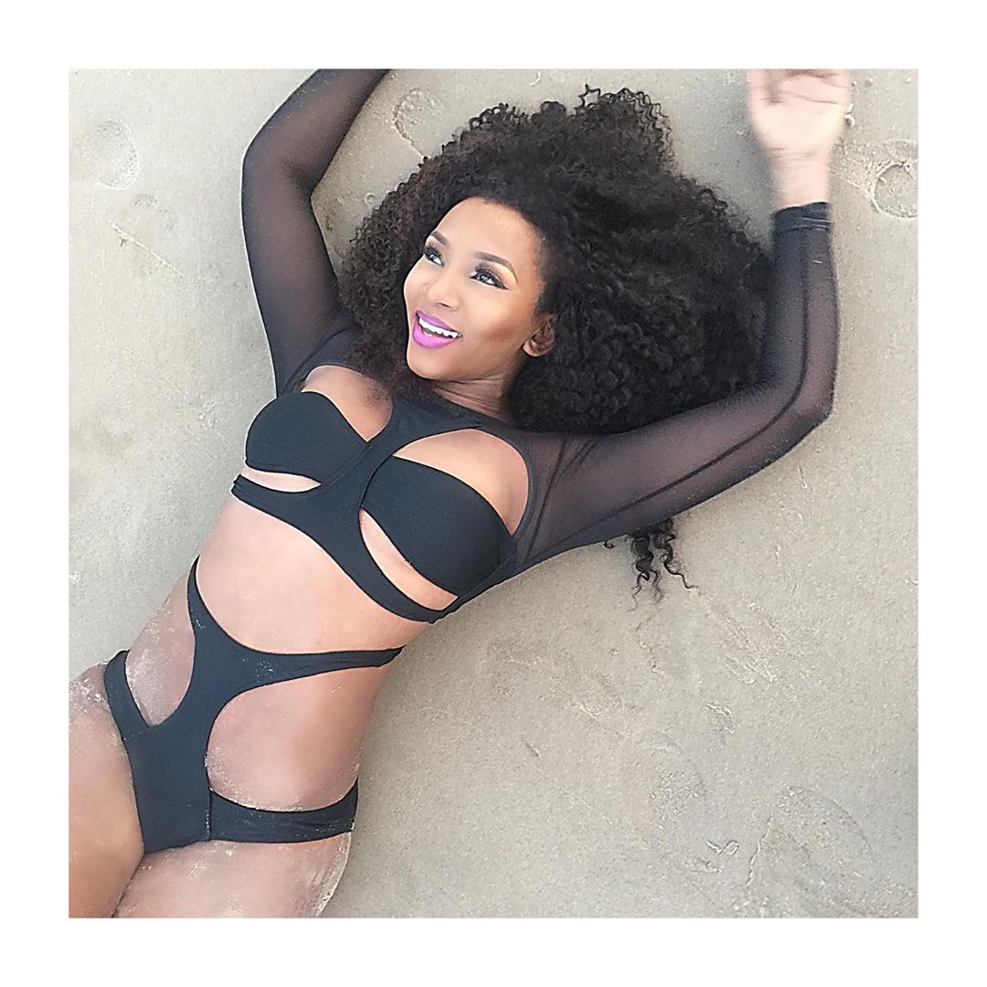 For Genevieve, it has never been about wearing revealing stuff or a demeanour with an overly sexual overtone. It’s more about the class she oozes, the independent woman that she is and how exceptionally talented she is. [Instagram/GenevieveNnaji]