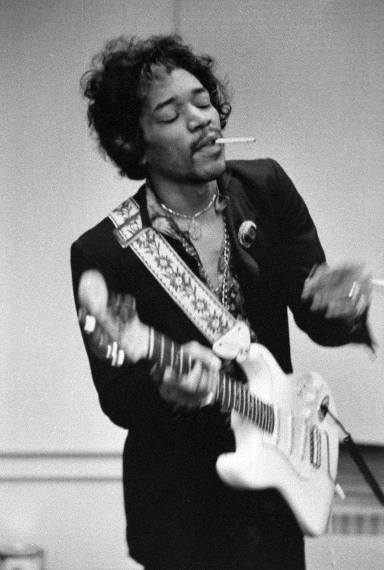 Jimi Hendrix na zdjęciu wykonanym przez Lindę McCartney (1967)