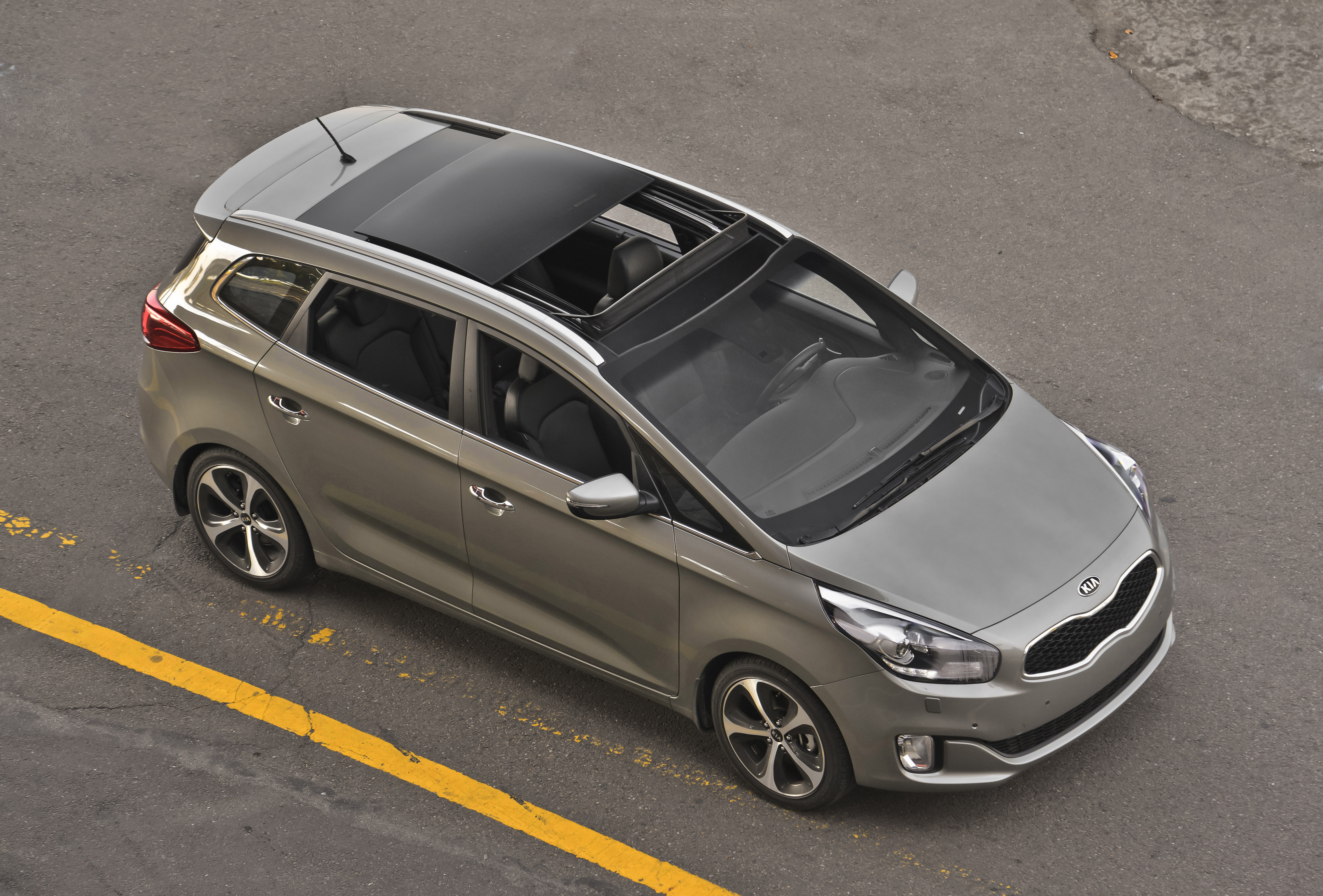 Kia carens