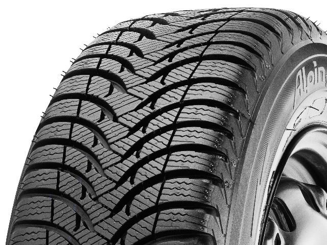 Michelin Alpin 4 - czwarta lokata w teście ADAC. Opona w teście magazynu Auto BILD (rozmiar 195/65 R15) została oceniona jako wzorowa i wygrała to porównanie. Testujący w komentarzu napisali: