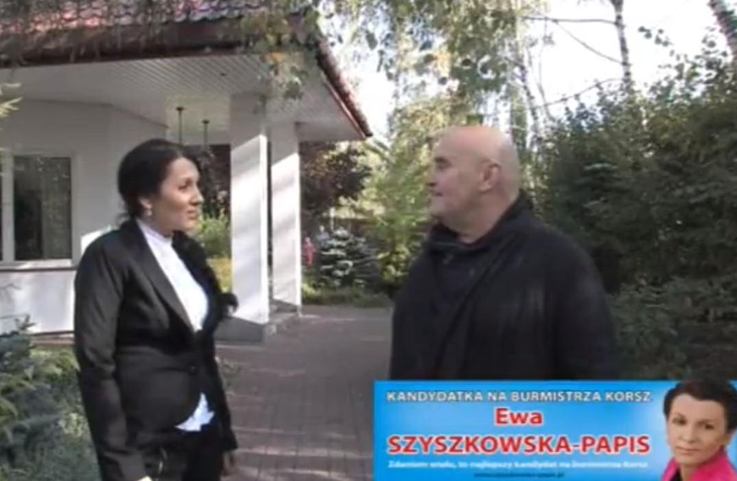 “Jojojojojłojjojmłojojłaaaaaaamłja” - przepraszamy, jeżeli nie do końca dokładnie udało nam się spisać tekst utworu, jaki na cześć Ewy Szyszkowskiej-Papis, kandydatki do fotela burmistrza Korsz (woj. warmińsko-mazurskie), ułożył i wyśpiewał eksTrubadur Marian Lichtman. A już wisienką na torcie jest wspaniałe hasło wyborcze: “Zdaniem wielu to najlepszy kandydat”.
