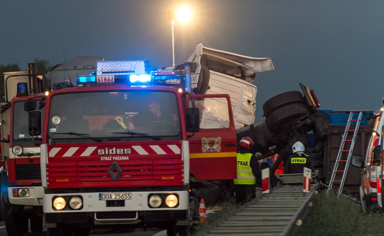 Karambol spowodował duże utrudnienia w ruchu. Korek przed miejscem wypadku liczył kilkanaście kilometrów.