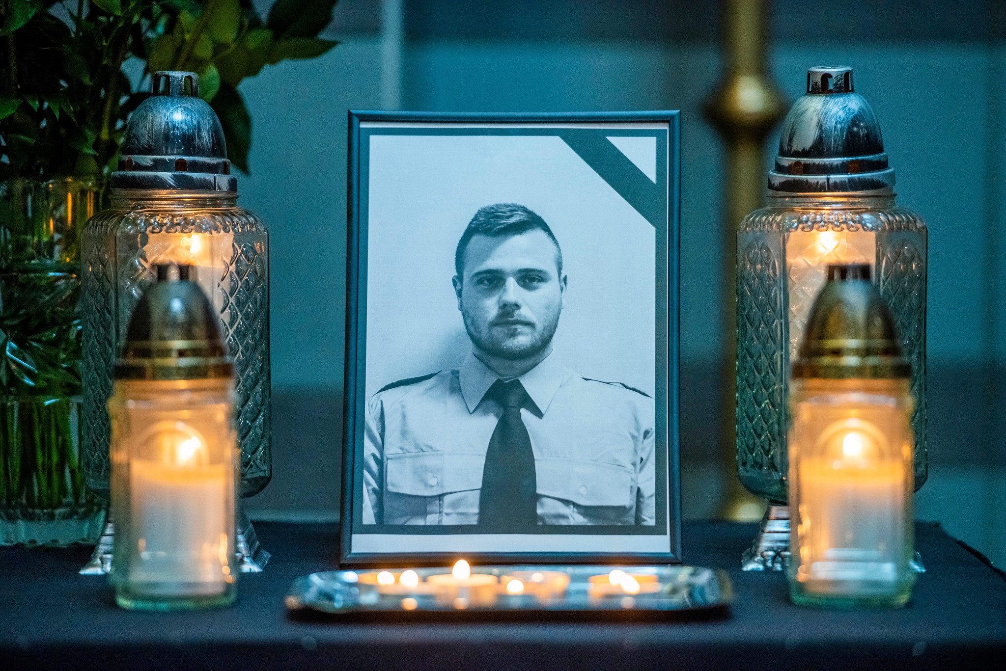 Kiderült: ekkor temetik a hősi halált halt rendőrt - Zártkörű lesz a  búcsúztatása - Blikk