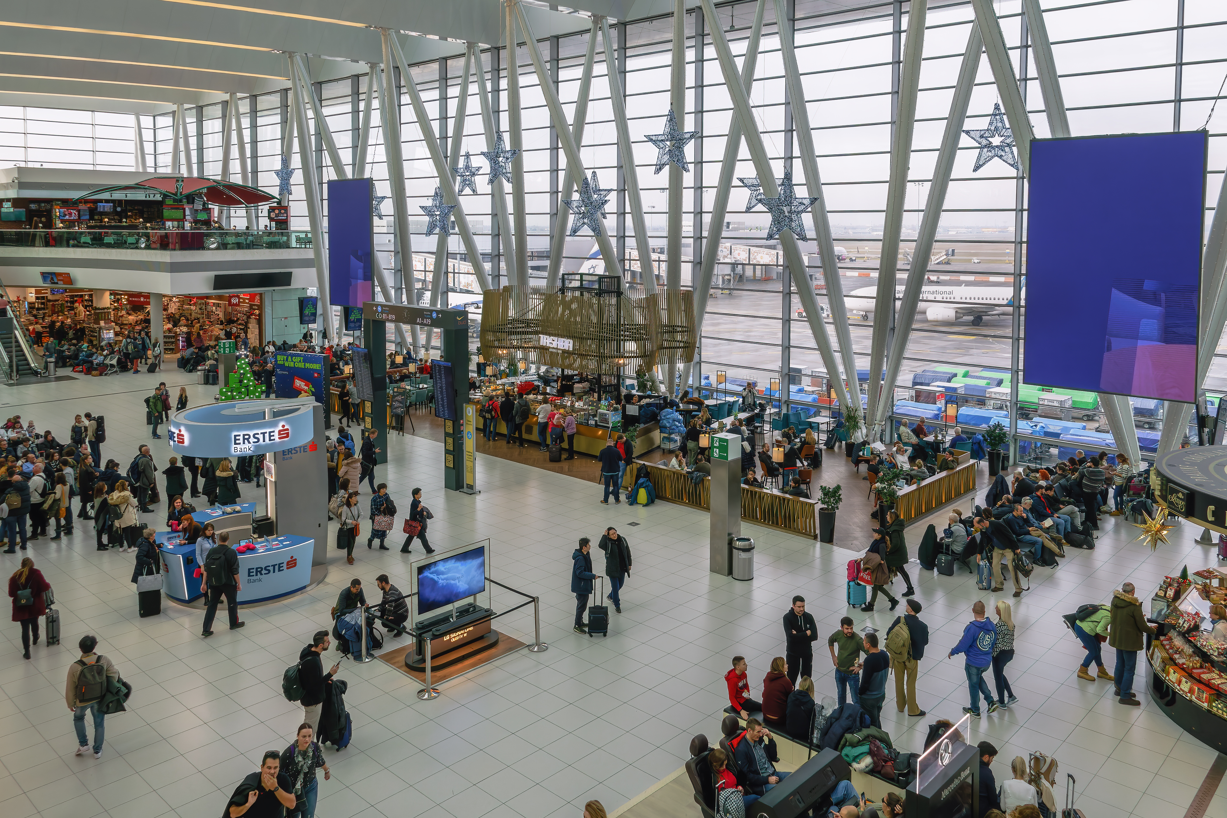 Egy szintre került a a londoni Heathrow és a budapesti repülőtér