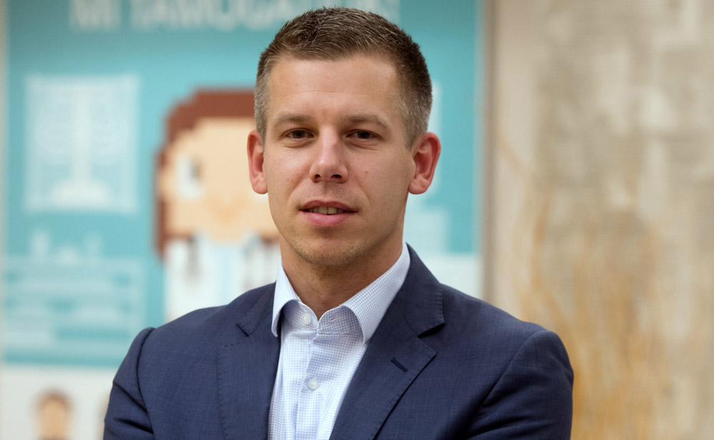 Tényleg ennyire hasonlítanának egymásra? Magyar Pétert összetévesztették Tiborcz Istvánnal