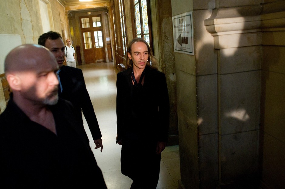 John Galliano w sądzie w Paryżu