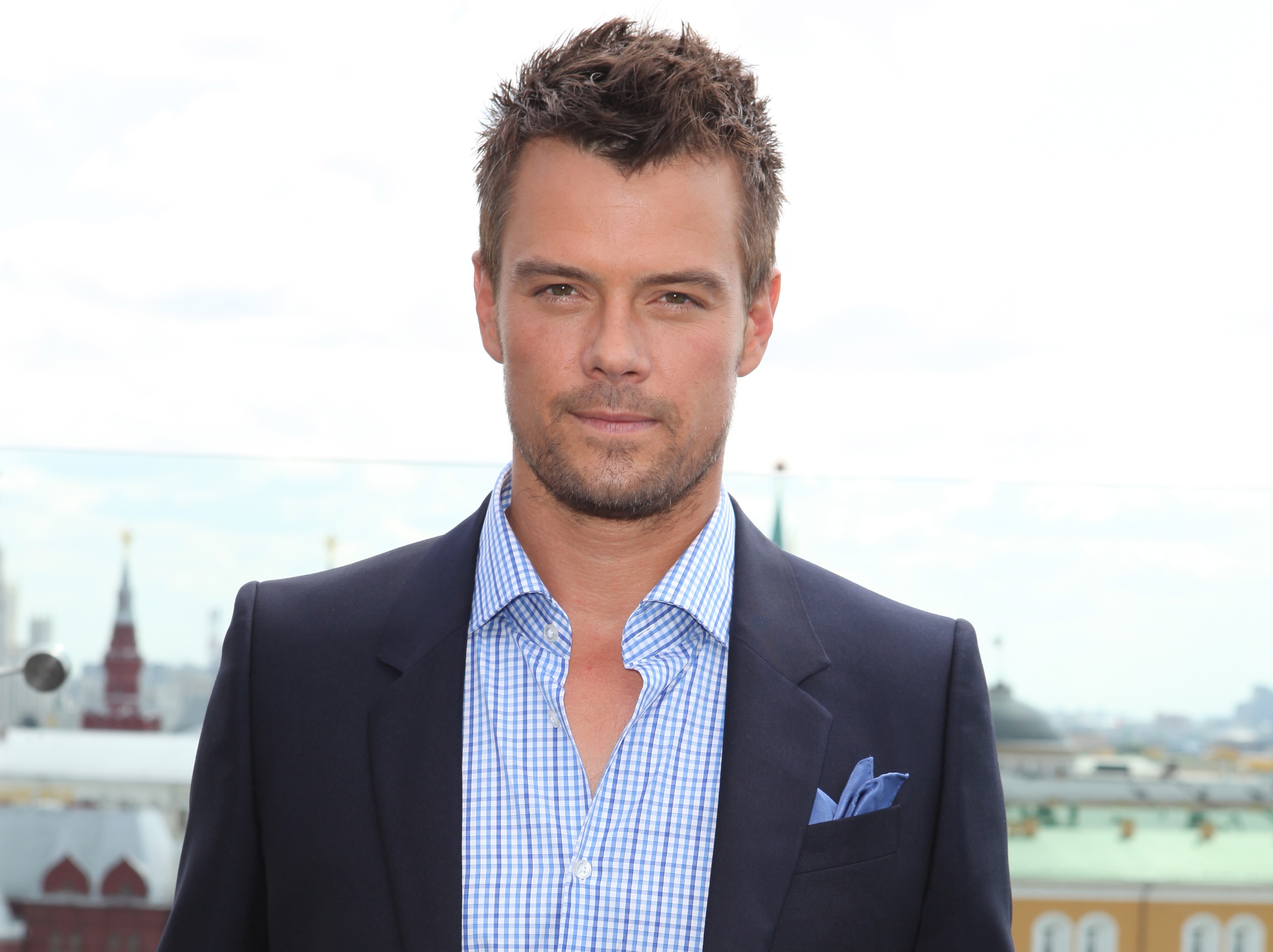 Aktor Josh Duhamel awanturował się na pokładzie statku powietrznego