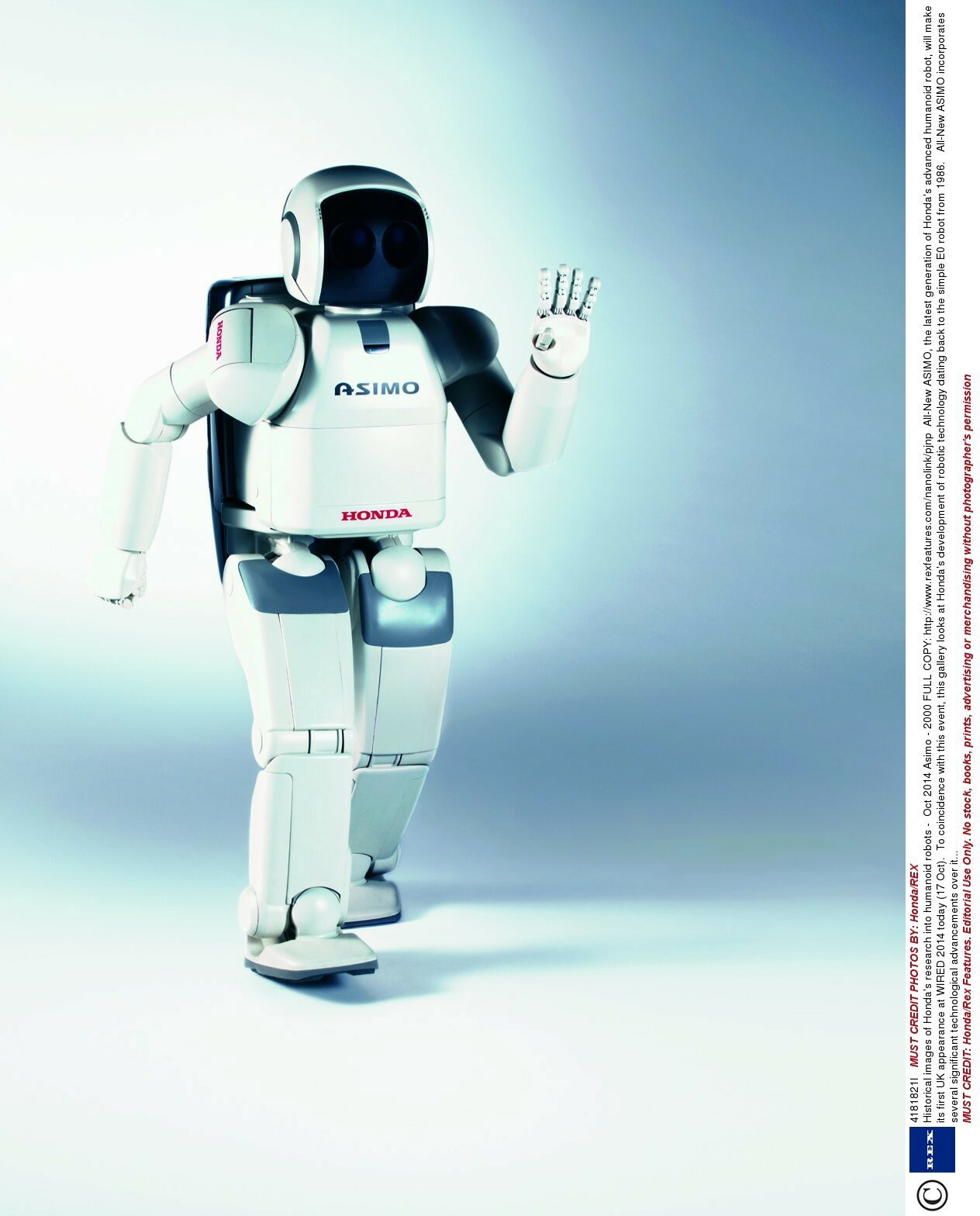 ASIMO – humanoidalny robot zaprezentowany 31 października 2000 r. Stworzony został przez japońskie przedsiębiorstwo Honda