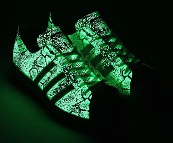 Świecące sneakersy Adidas
