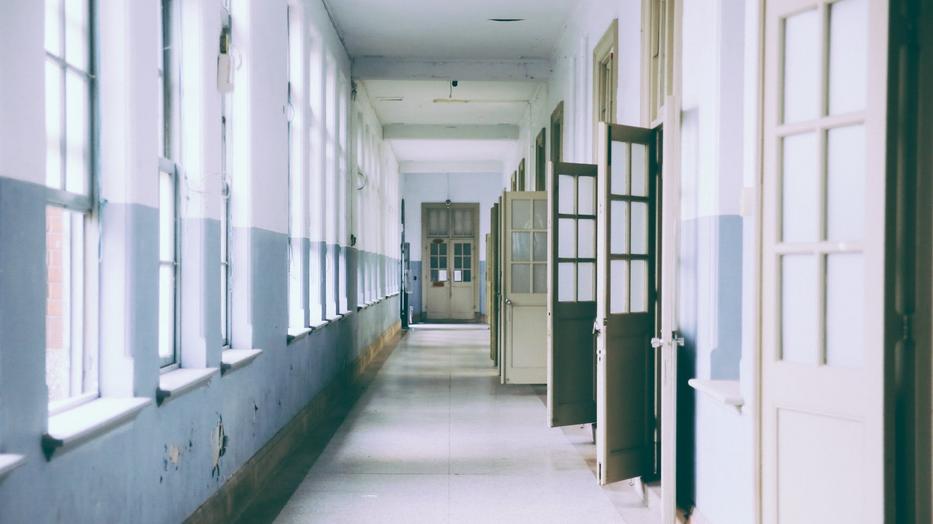 Könnygázt és gumibotot is alkalmaztak már az iskolaőrök –Még bilincselés is volt