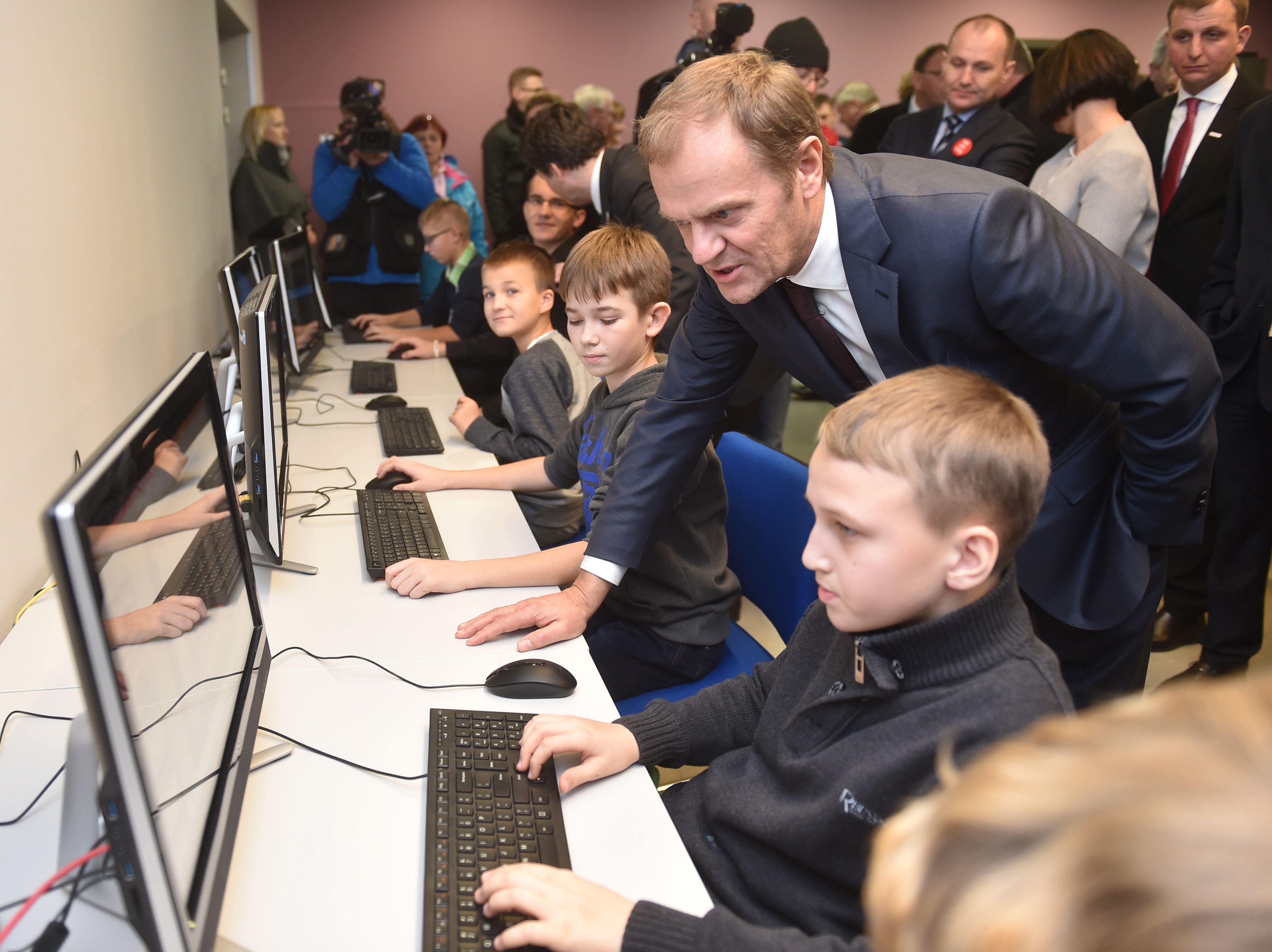 W placówce dzieci znajdą nie tylko szkołę, czy miejsce do spania, ale także nowoczesną pracownię komputerową, sale sportowe, czy drukarki 3D