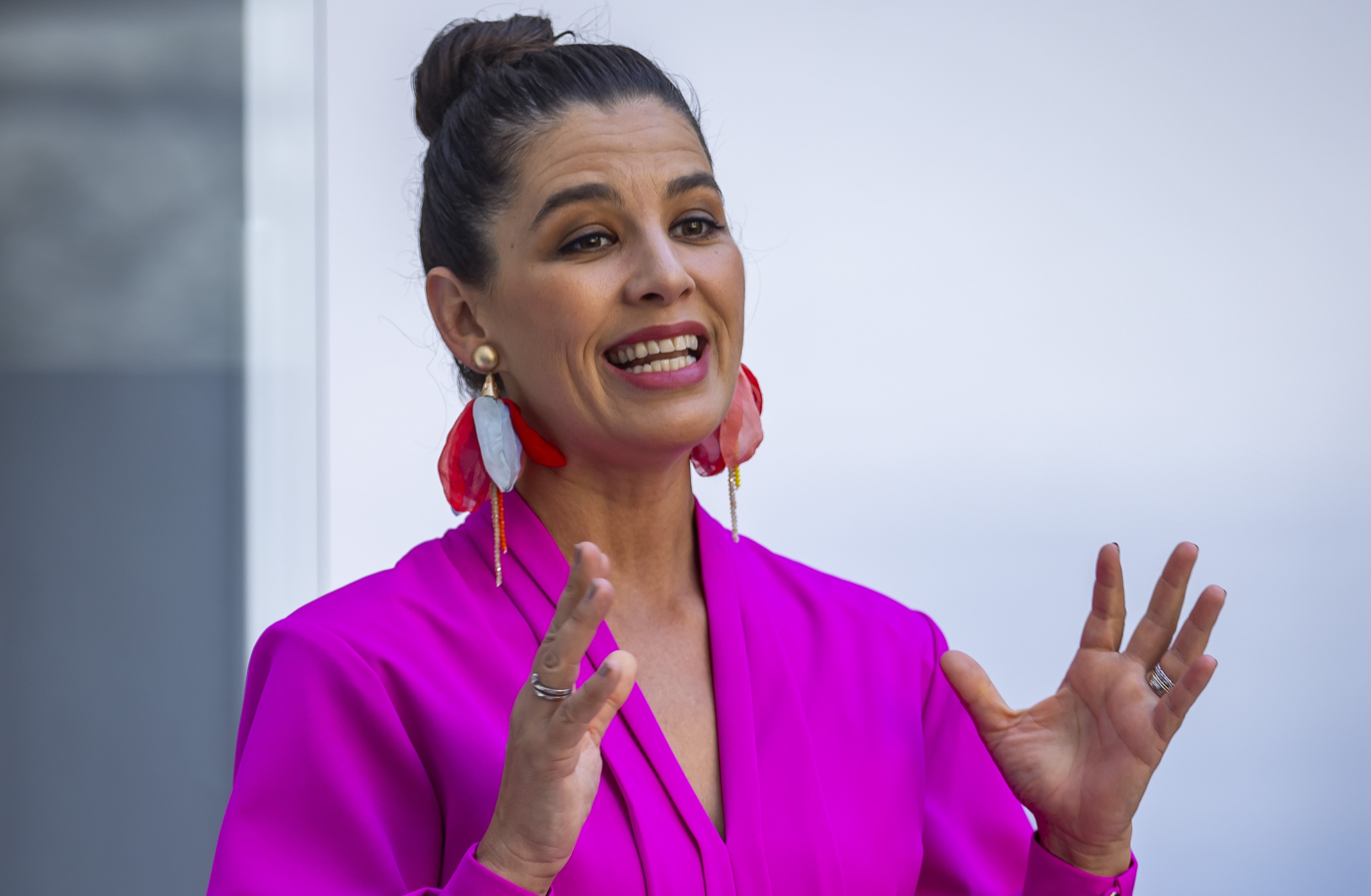 Ördög Nóra felpofozott egy férfit egy balatoni szórakozóhelyen: "Megkapta, amit érdemelt, többször is!" - videó