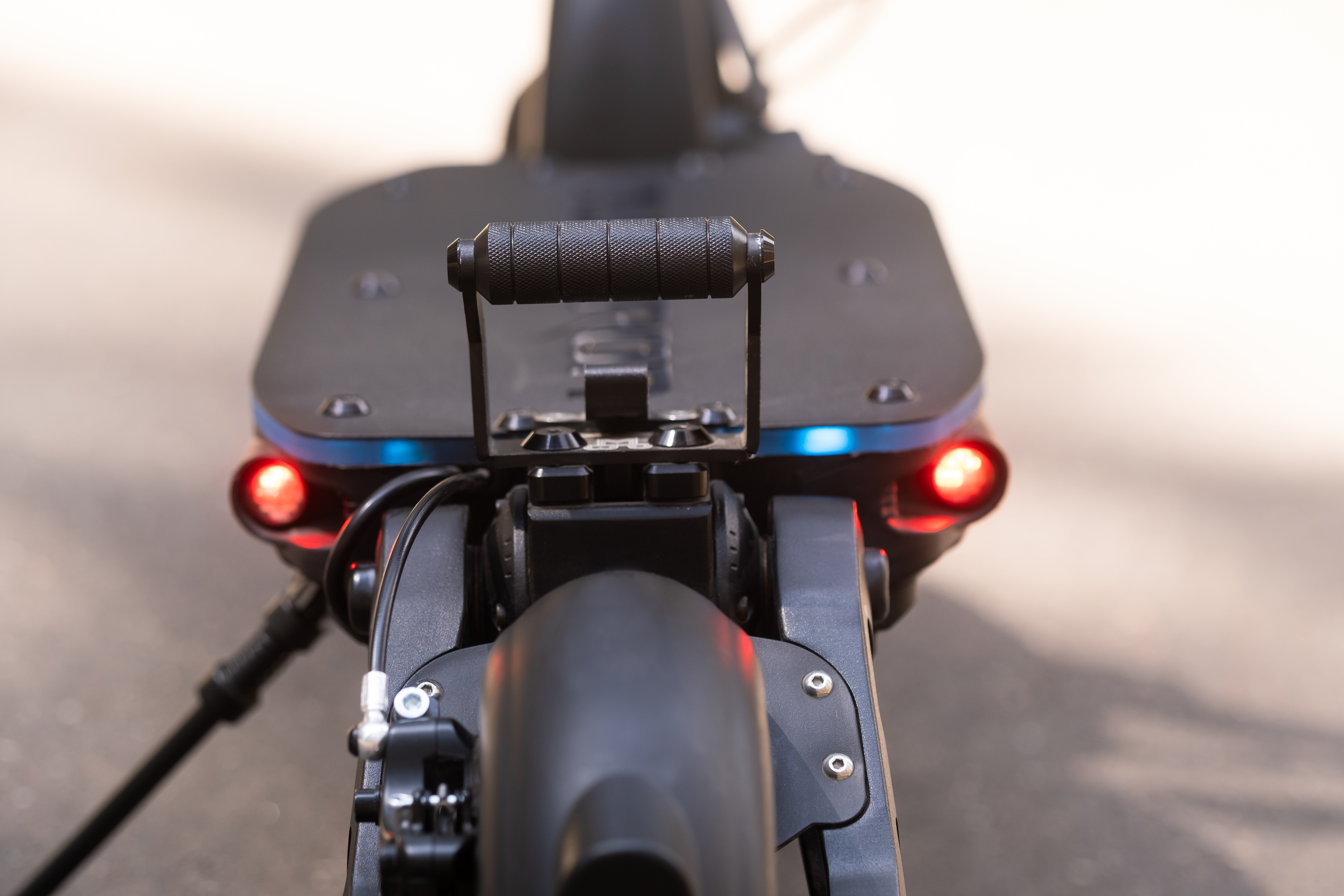 Meghalt egy rollerező férfi Nyúlon