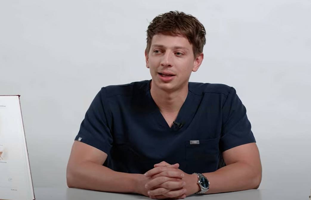 „Normális, hogy 15 évesen még nem jött meg?” – Dr. Czébely-Lénárt András nőgyógyász válaszol a kényes kérdésekre