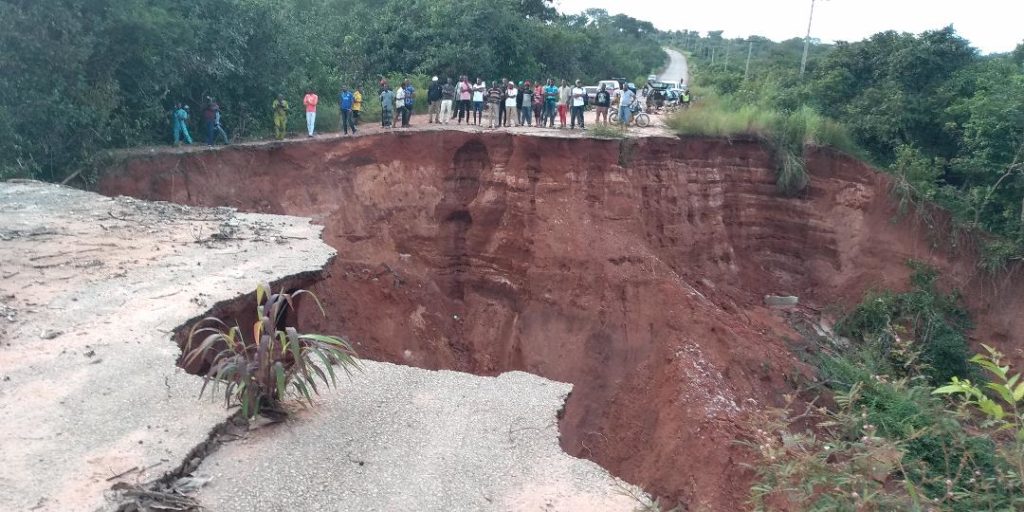 Abia residents cry louder as gully erosion bites harder | Pulse Nigeria