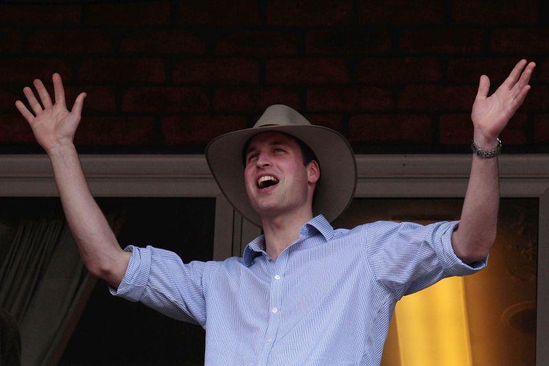 książę William w kapeluszu kowbojskim