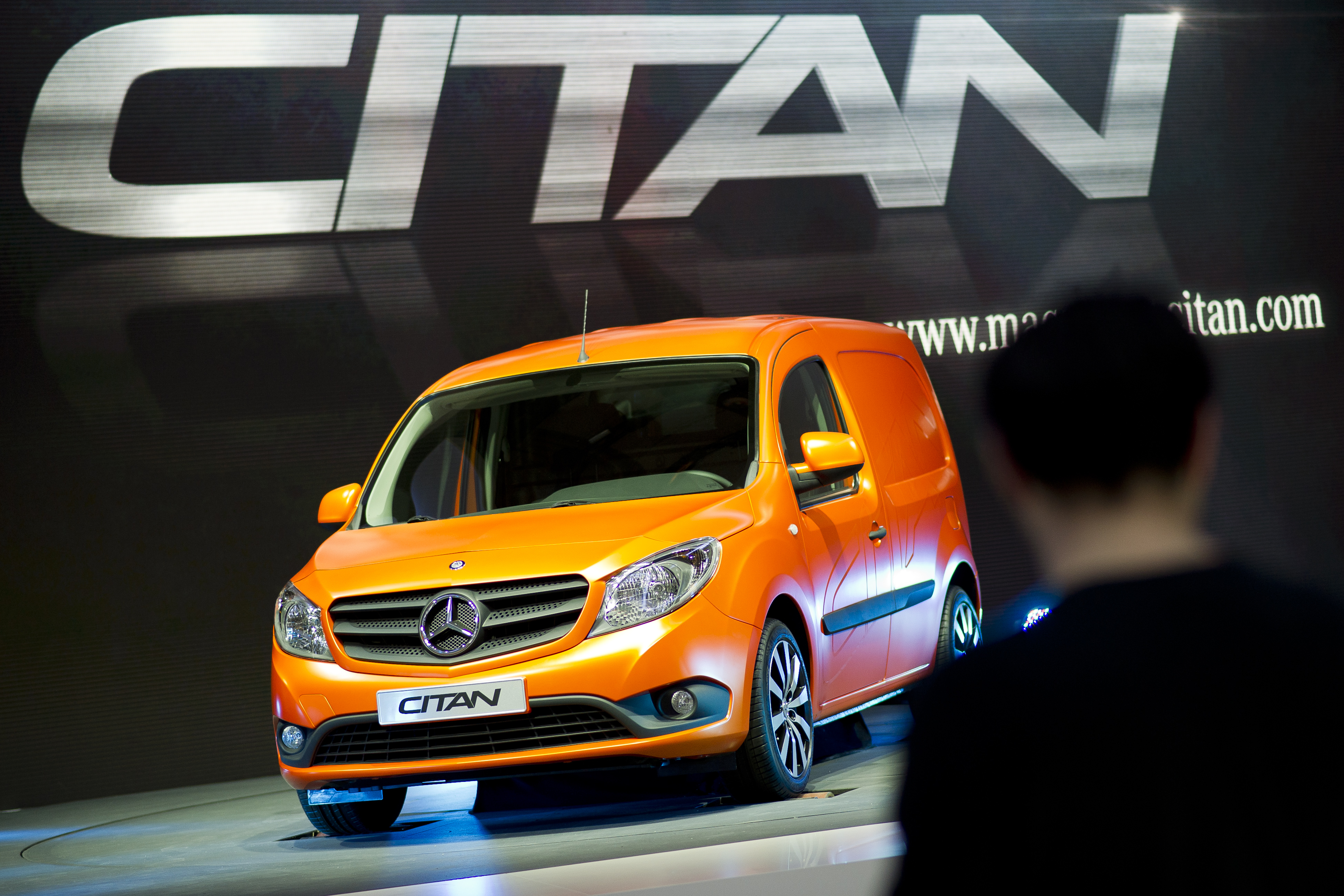 Trzecie miejsce zdobył mercedes citan. W wersji furgon samochód kosztuje od 51 320 zł netto. W ofercie pojawią się również wersje: kombi oraz mixto (mieszana, towarowo-osobowa)
