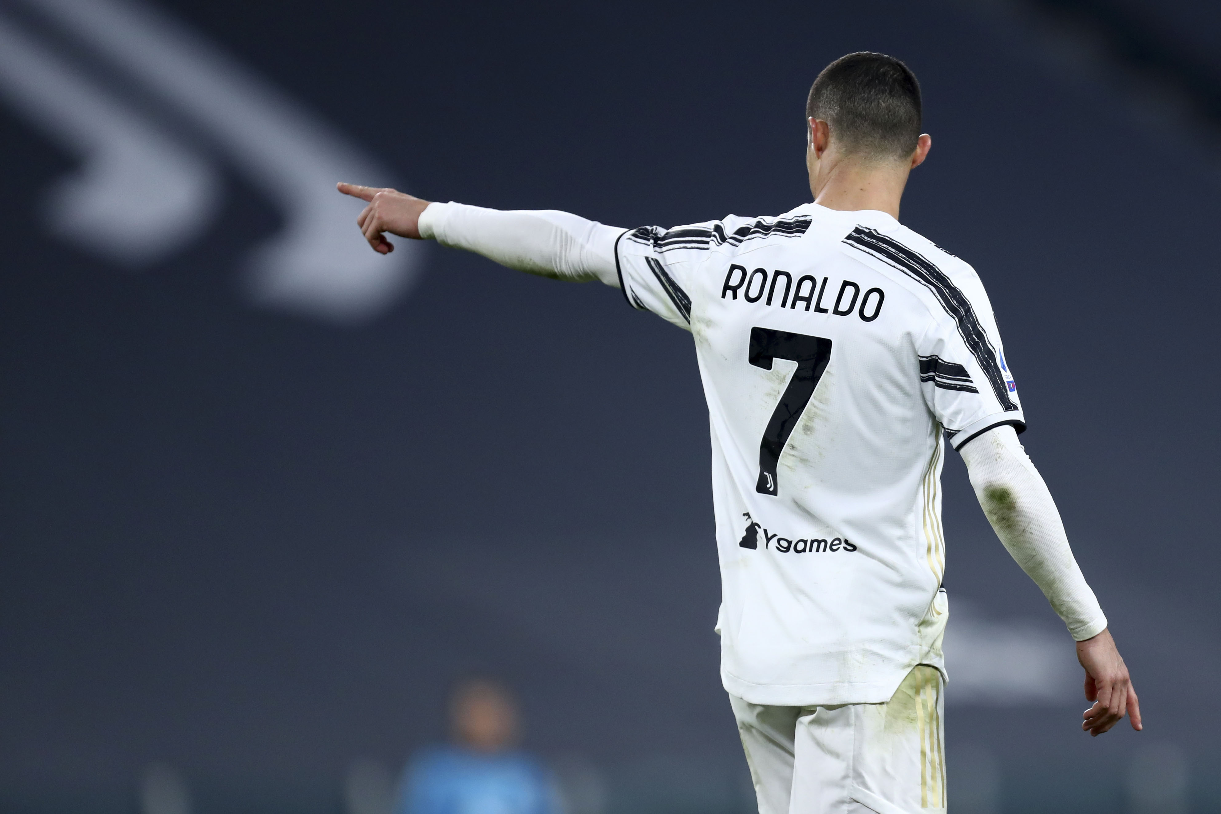 Cristiano Ronaldo na zdjęciu bez koszulki. Ale klata! - Sport