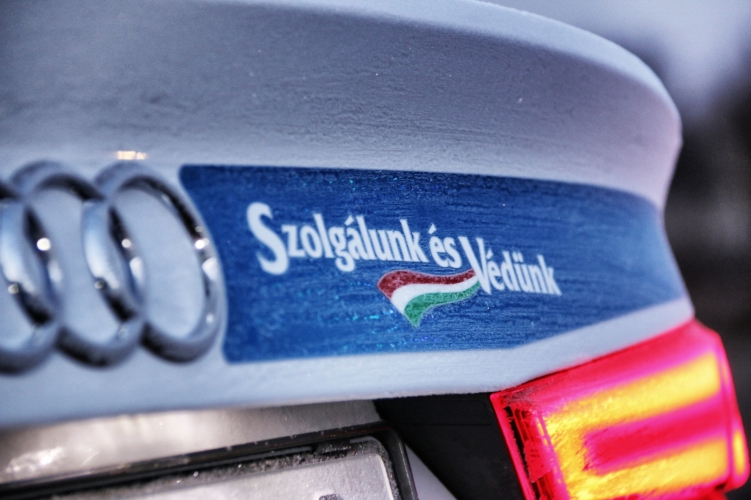 Itatóból vett vízzel oltották a lángokat a hős készenléti rendőrök Dunaszéken