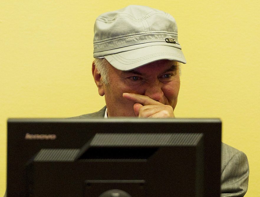 Były przywódca armii bośniackiej Ratko Mladić w czasie pierwszej rozprawy przed haskim trybunałem ds. zbrodni wojennych w byłej Jugosławii