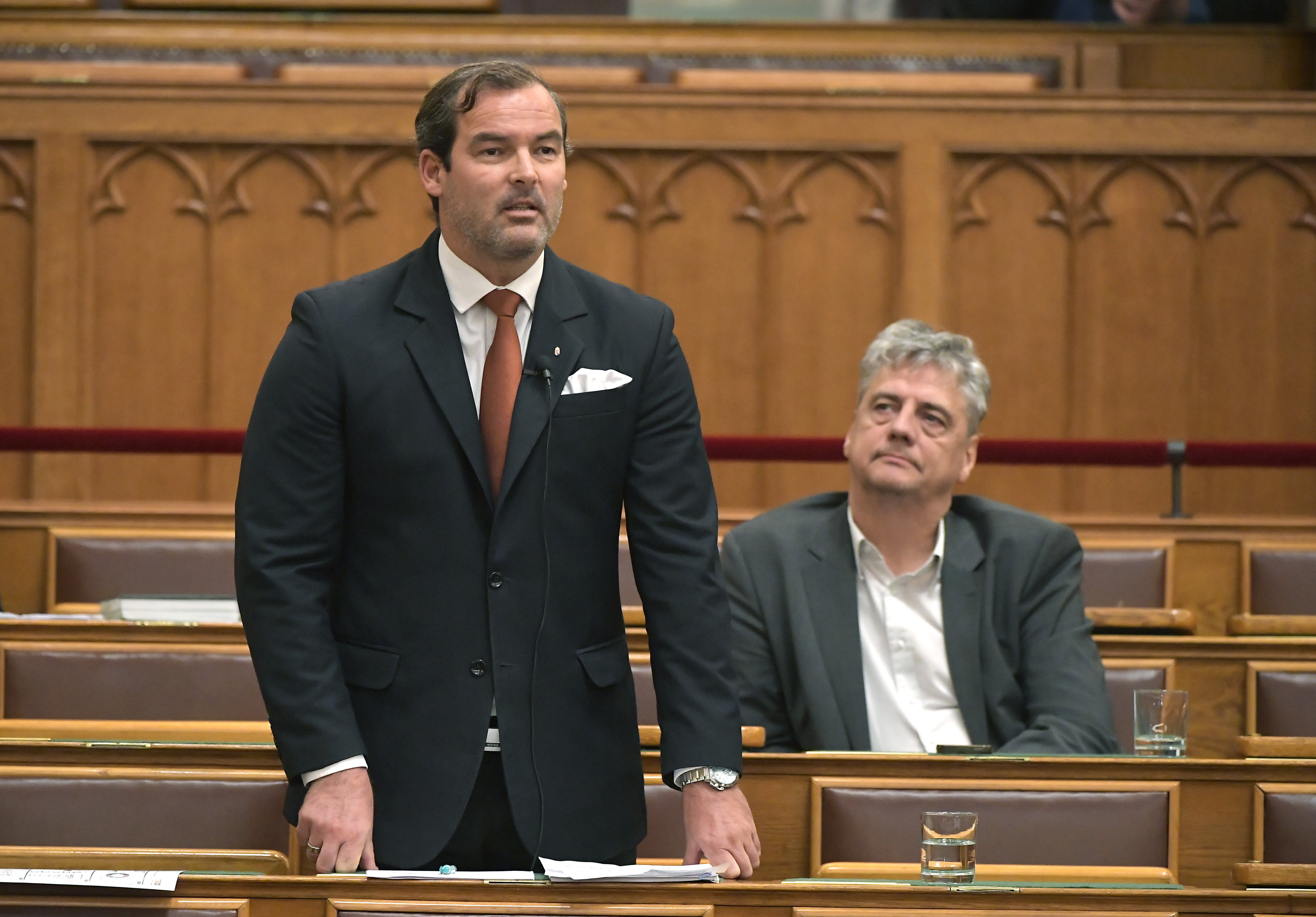 Ismét leszavazták: továbbra is munkanap lesz a Szenteste