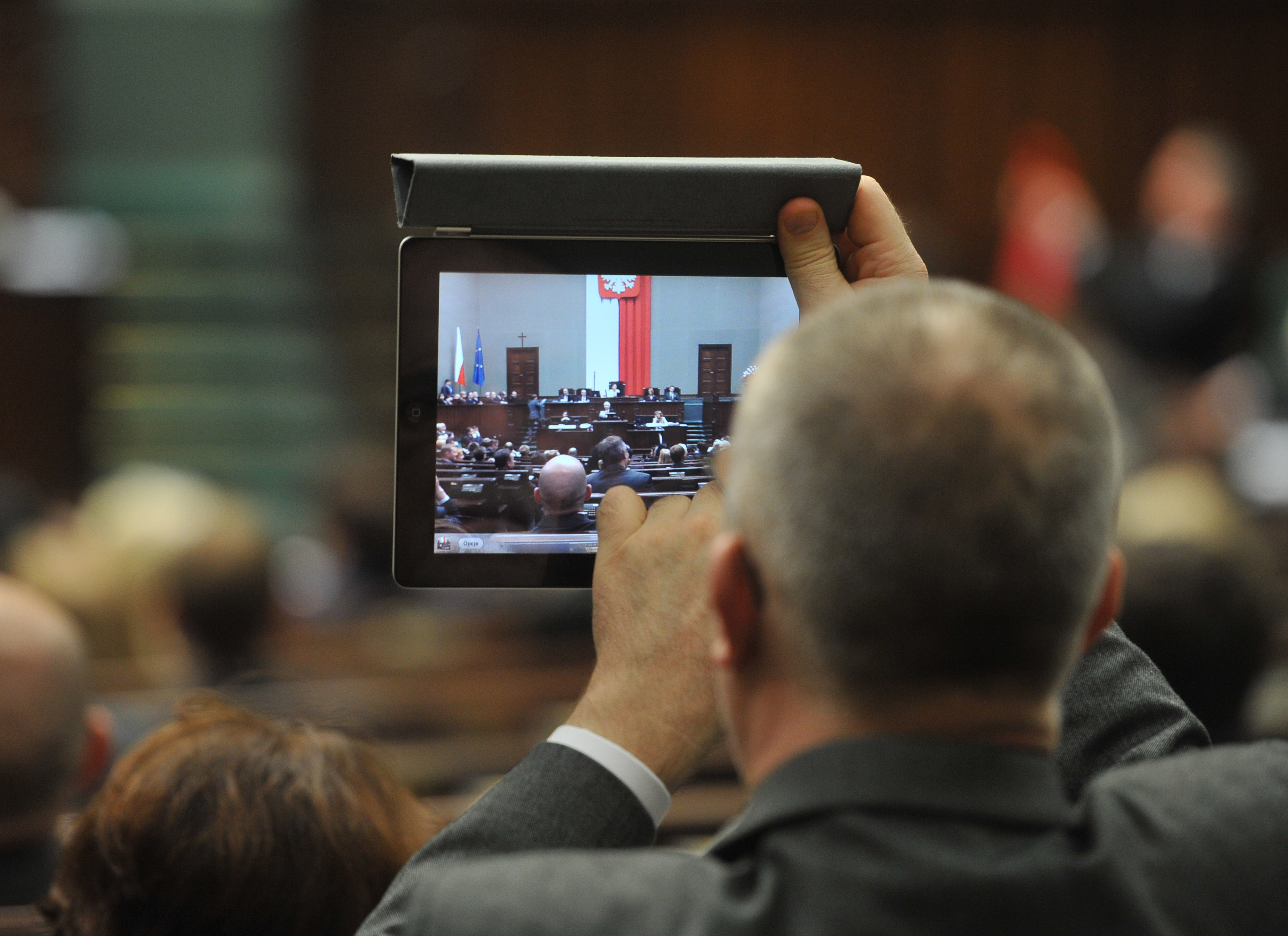 Posłom przydały się poselskie tablety - choć chyba nie w tym celu zostały im kupione