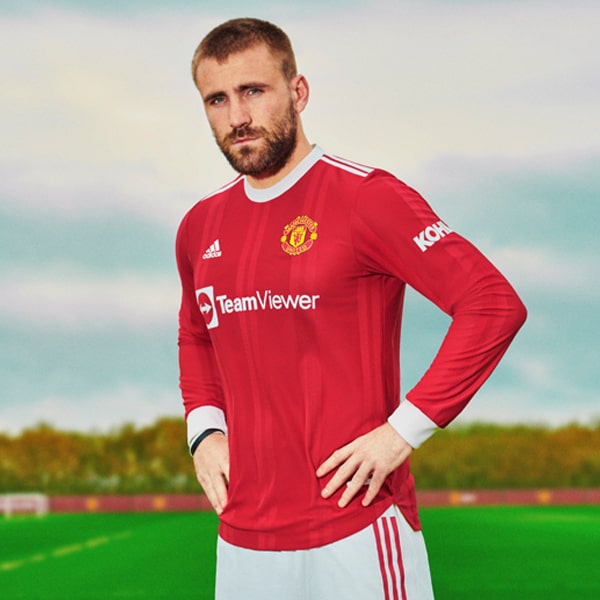 Luke Shaw in Manchester United's home jersey