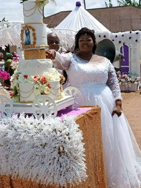 Beautiful woman dies just a day after her wedding (photos)