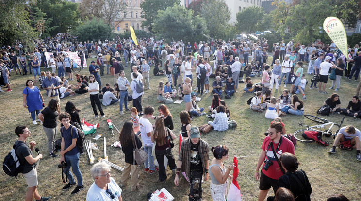 Valami megváltozott - mégsem vonulnak fel a diákok március 15-én - egy elejtett mondat Magyar Péterre enged következtetni