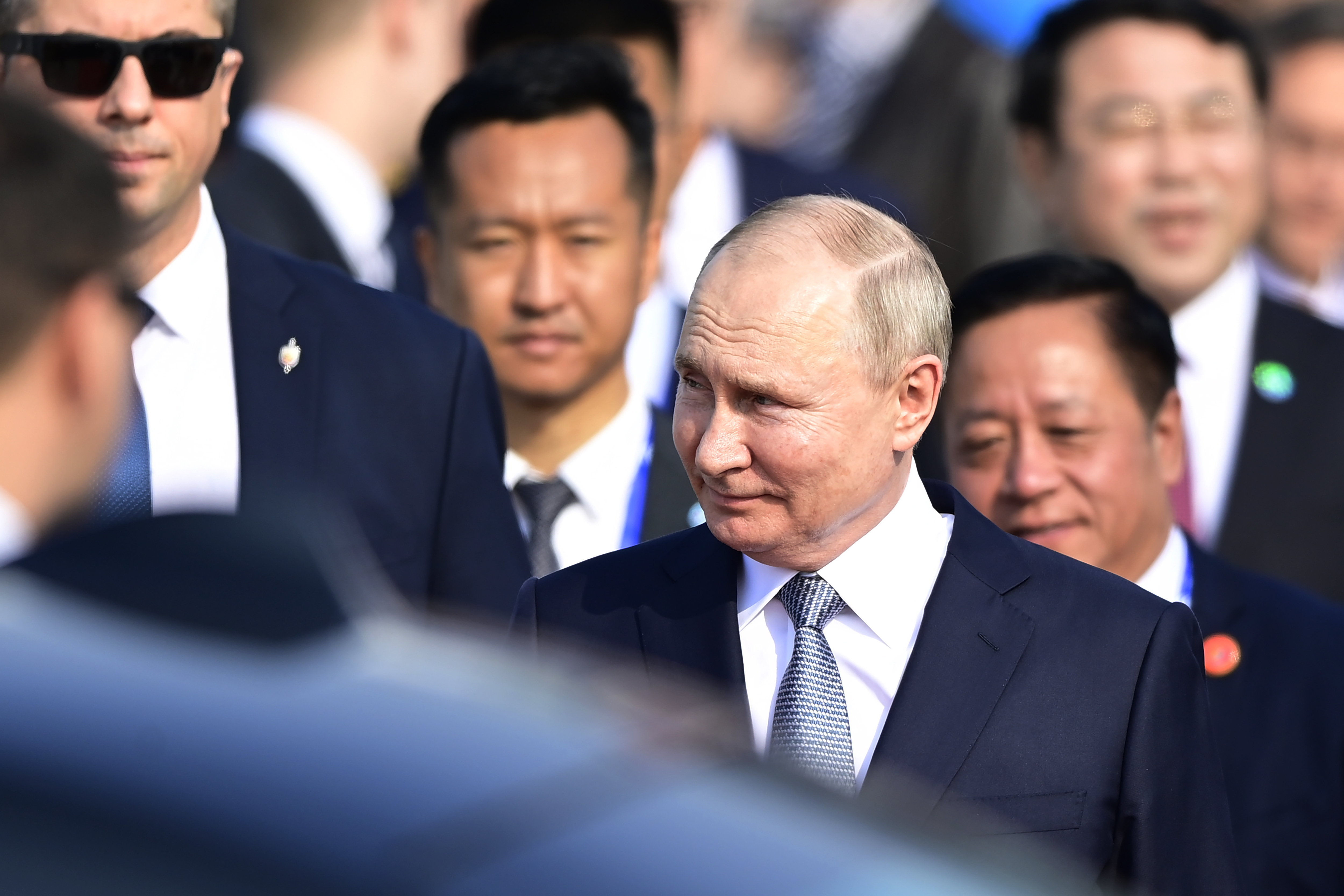 Megérkezett: így fogadták Putyint Pekingben