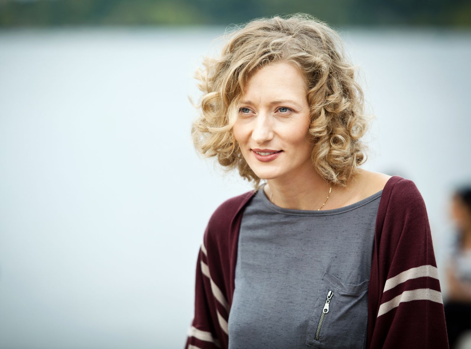 Magdalena Popławska jako wredna i złośliwa żona Jerzego w