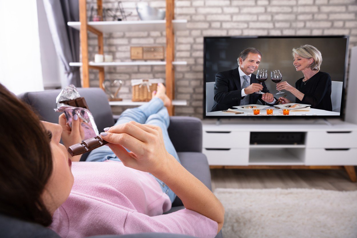 Bj while watching tv