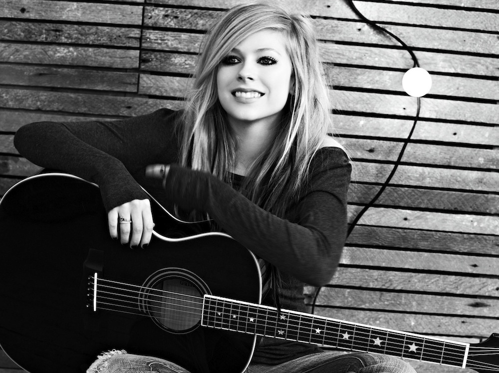 Avril Lavigne też nie jest fanką literatury. Mówi wprost, że nie lubi czytać i winę zwala na swoje ADHD. Nie za bardzo widzimy związek między tymi dwoma sprawami