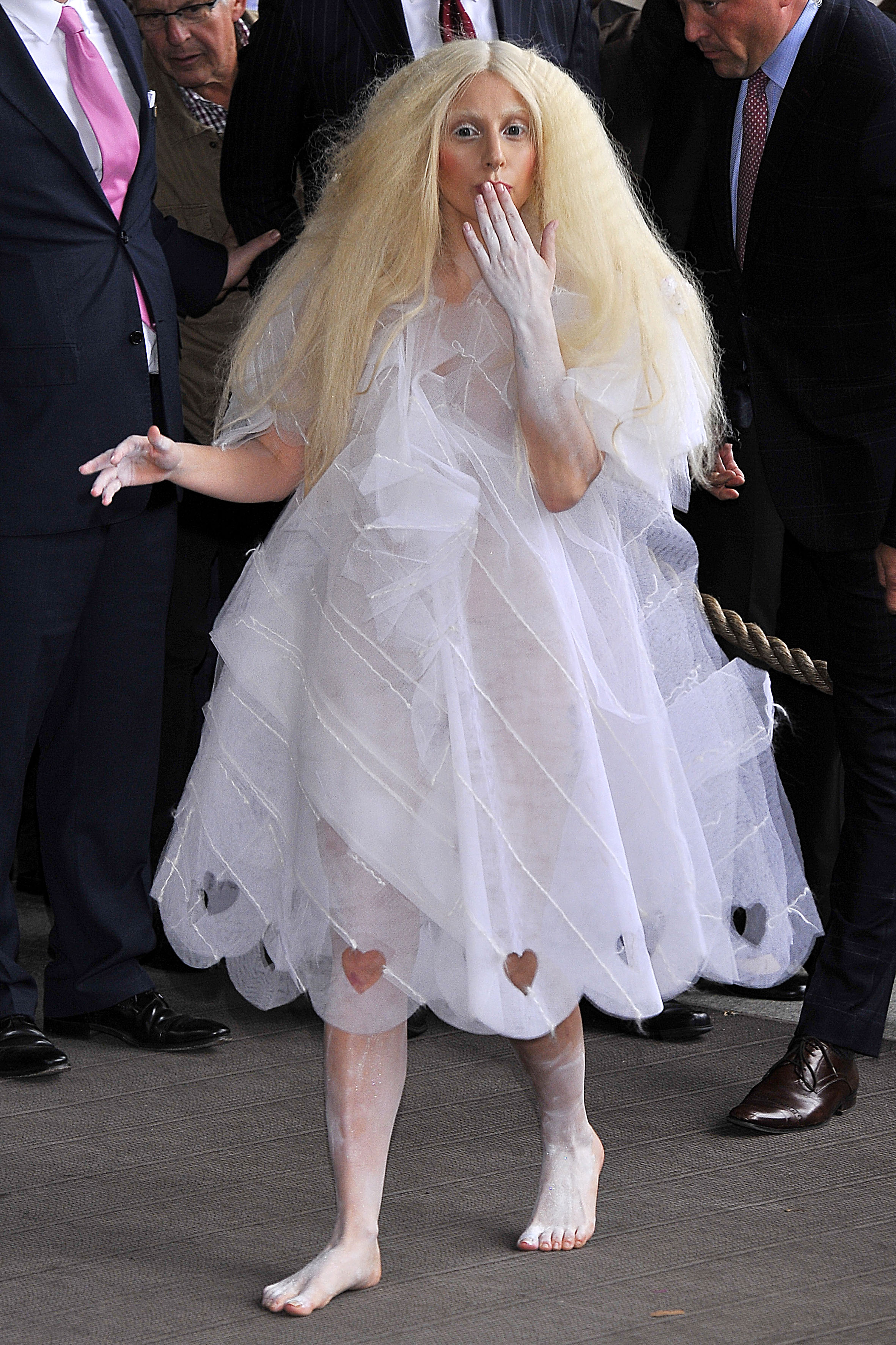 Lady GaGa jako straszna Królewna Śnieżka w Berlinie – 25 października 2013