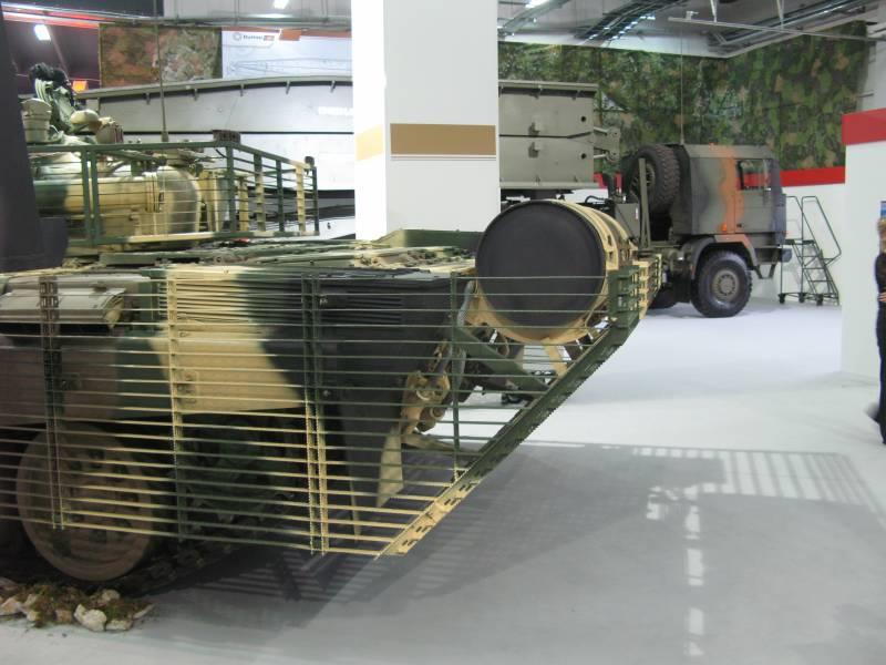 Wojsko 15 PT-72U czołg osłona przeciw rpg