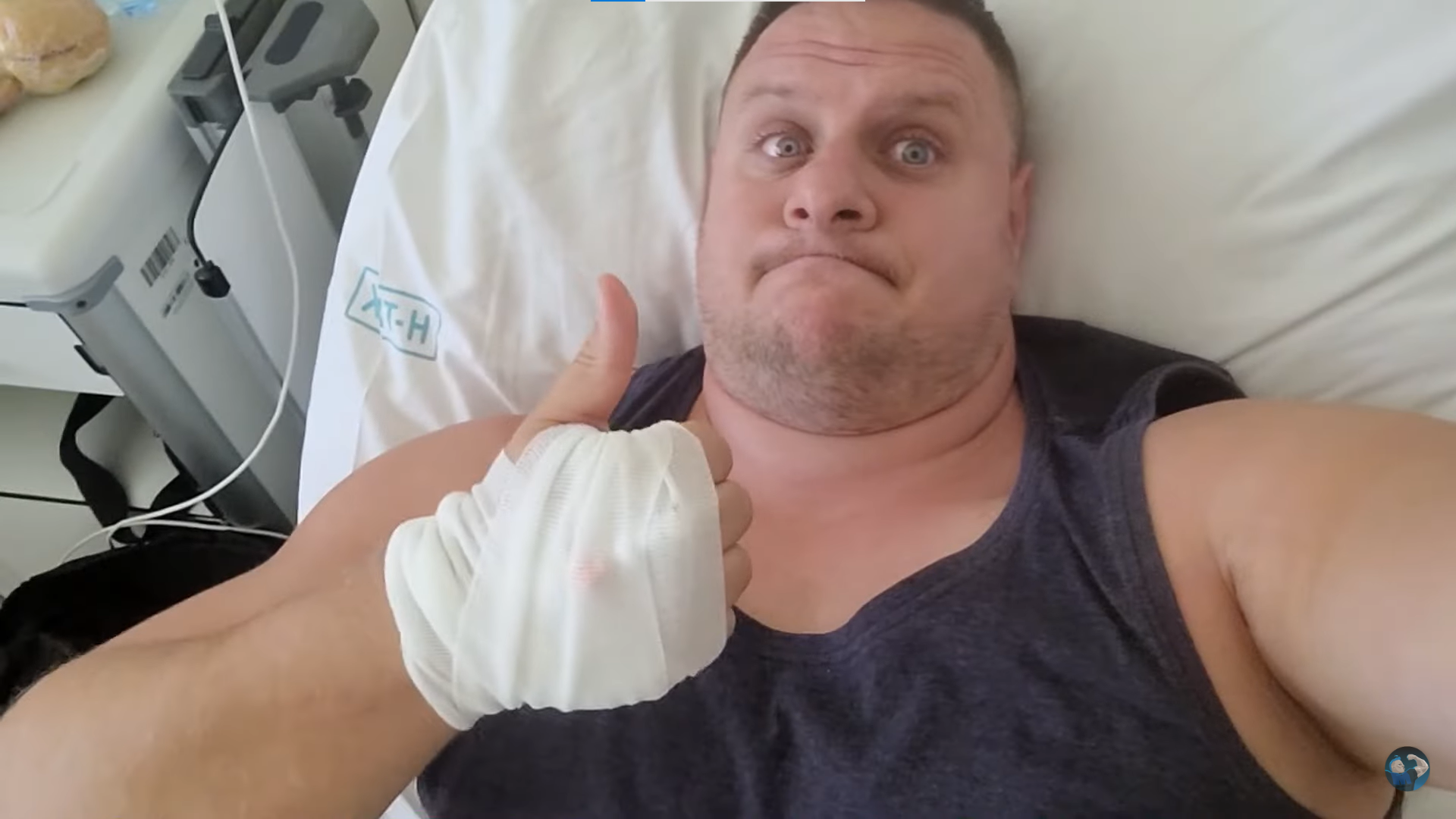 Súlyosan megsérült Fekete László erősember fia: apja vitte kórházba Fekete Miklóst – videó