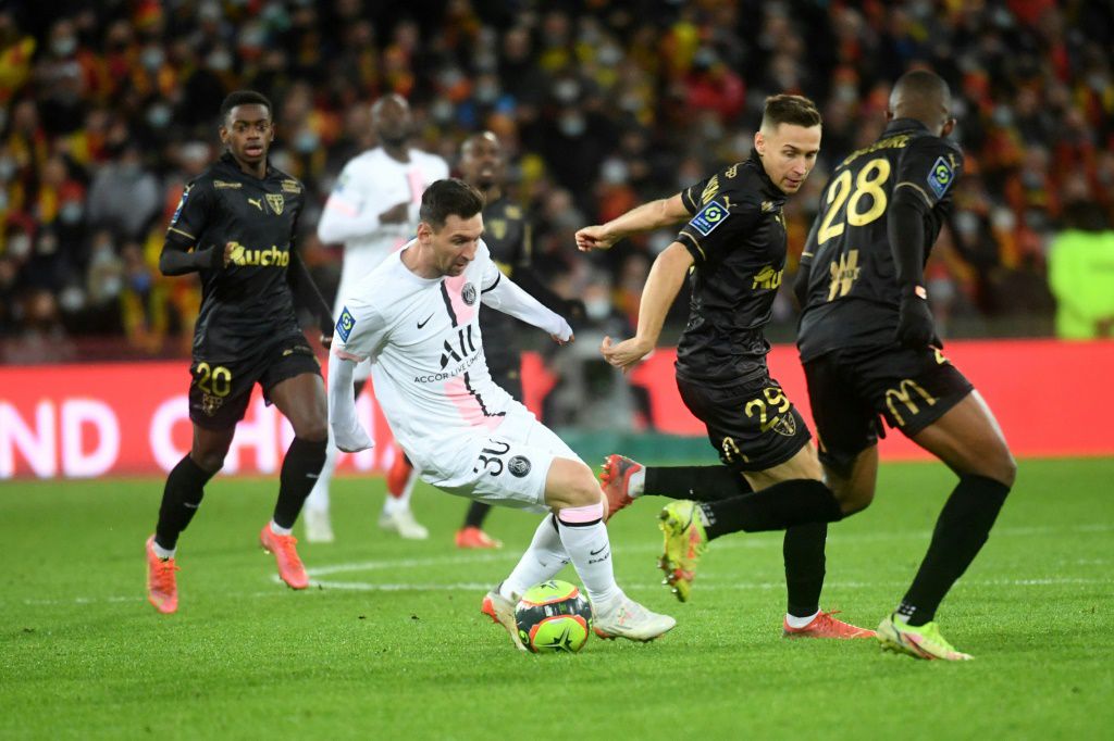 Wijnaldum rescues PSG after Lens leave Messi in a daze