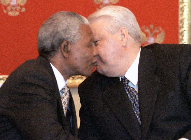 Pocałunki polityków4