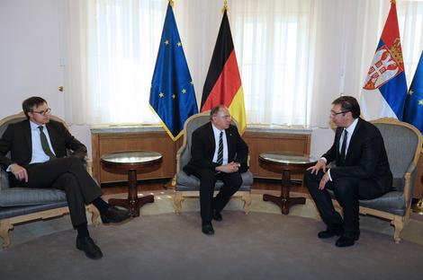 Aksel Ditman, nemački ambasador u Srbiji (levo), pisustvovao je sastanku Juratovića i Vučića