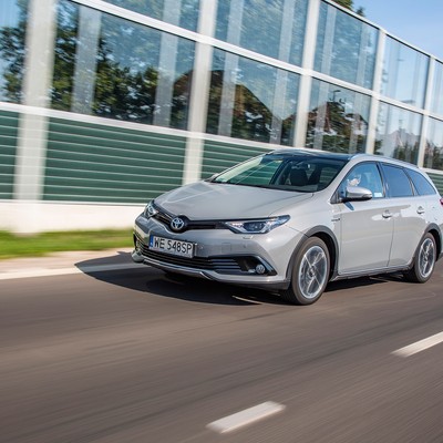Toyota Auris Touring Sports kombi 1.8 Hybrid - hybryda dla aktywnych