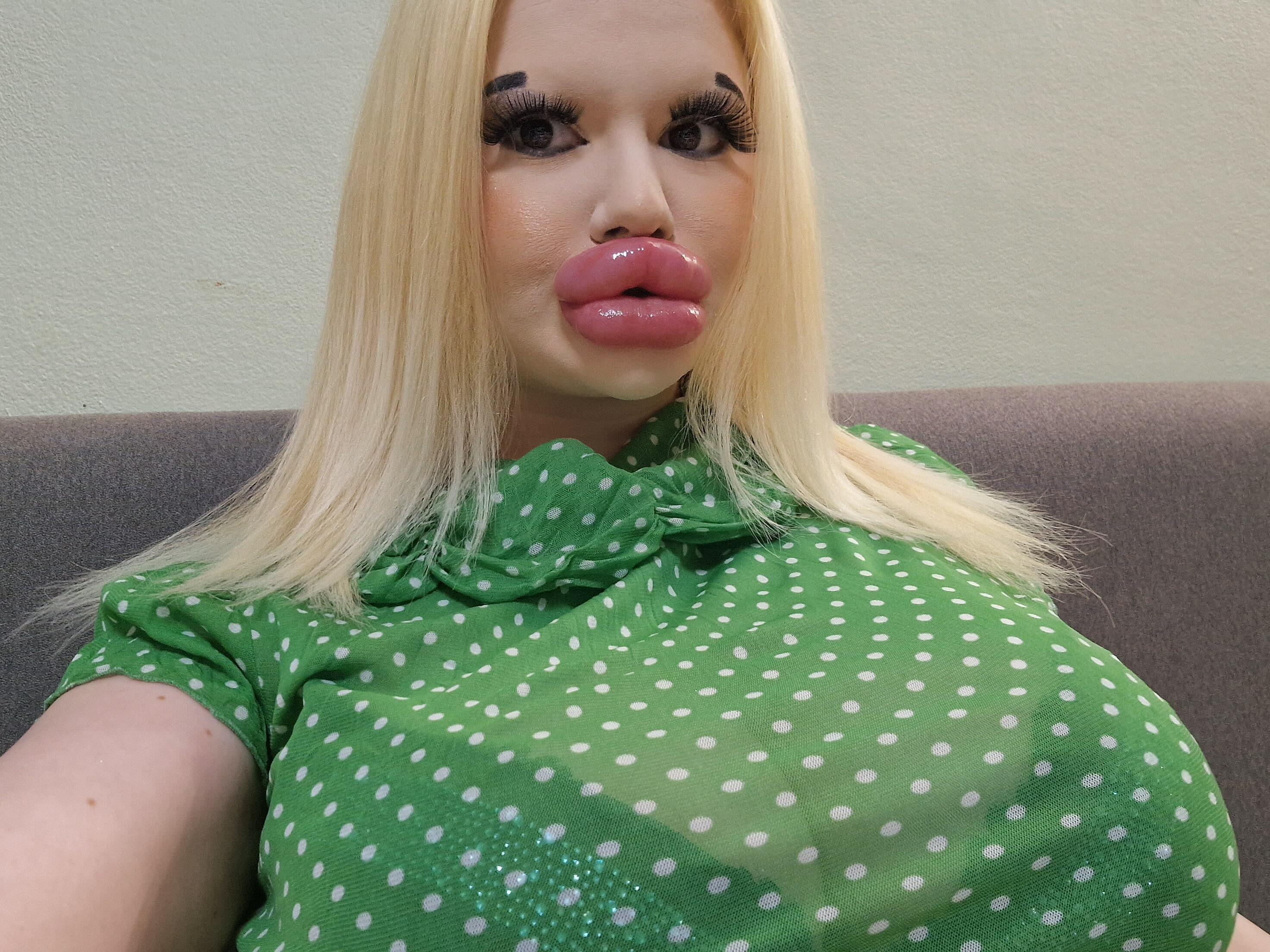 Még keresi az igazit a világ legnagyobb szájú nője - Galéria