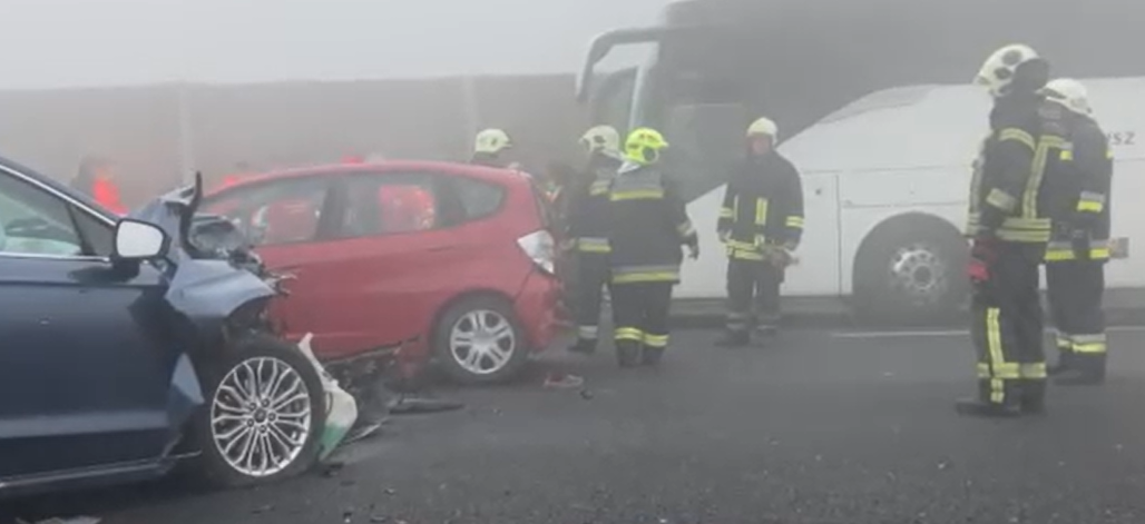 Újabb megrázó hírek érkeztek az M7-es történt tömegbalesetről: Egy gyerek is súlyosan megsérült