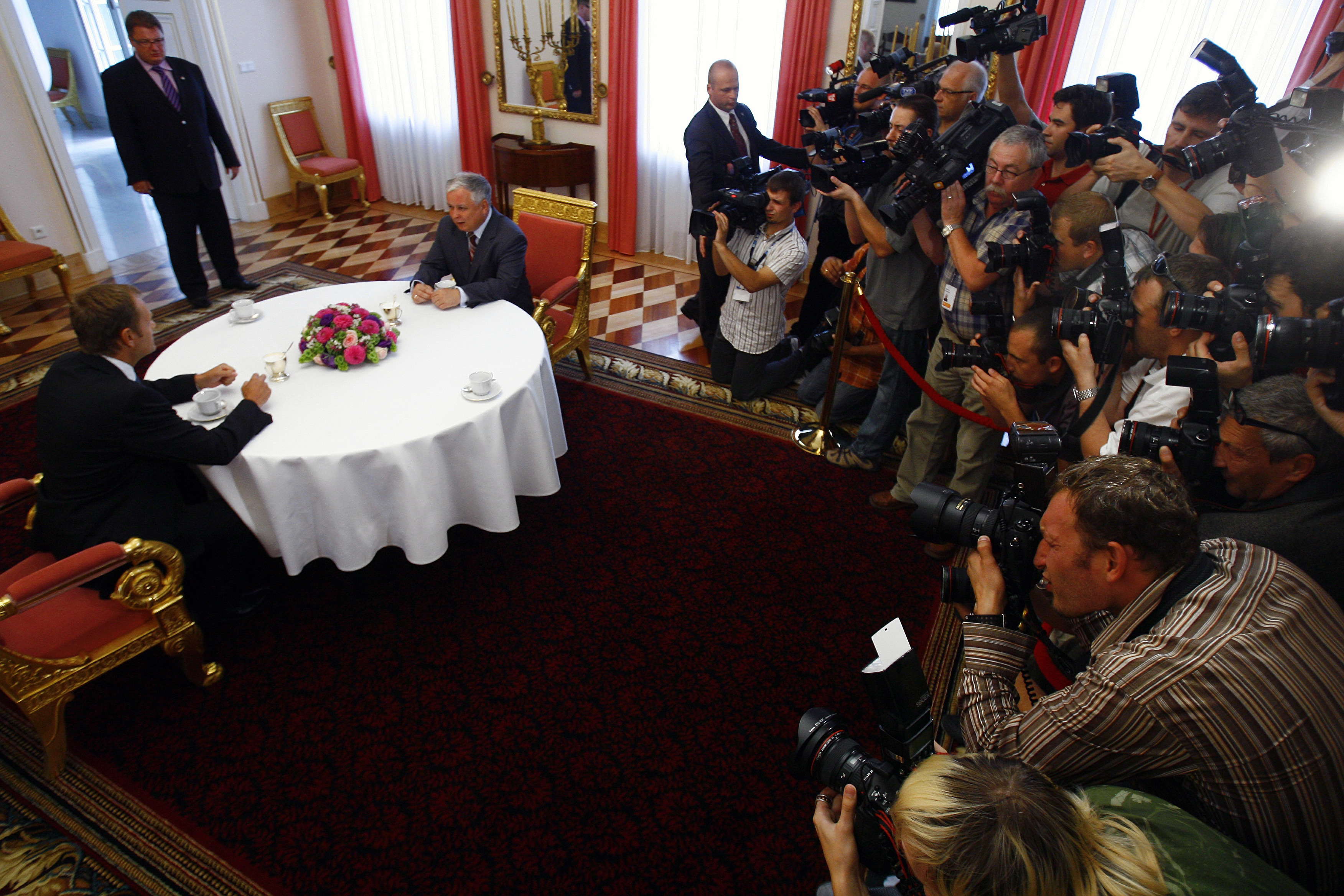 Spotkanie Prezydenta Lecha Kaczynskiego z Donaldem Tuskiem w Belwederze