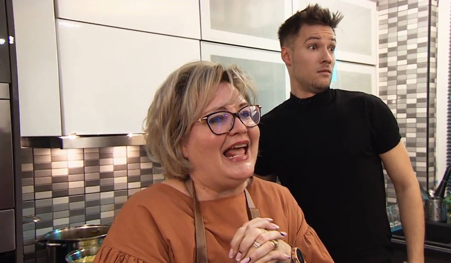 Hoppá! Valkusz Milán édesanyja kamerák előtt tálalt ki fia hatalmas férfiasságáról - videó