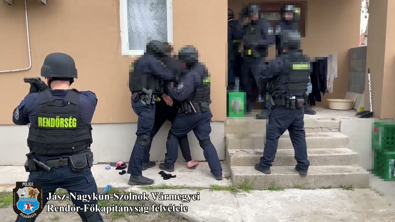 Szolgálaton kívüli rendőrt zaklatott egy férfi Mezőtúron: azzal fenyegette, hogy öten elkapják és megszurkálják – videó