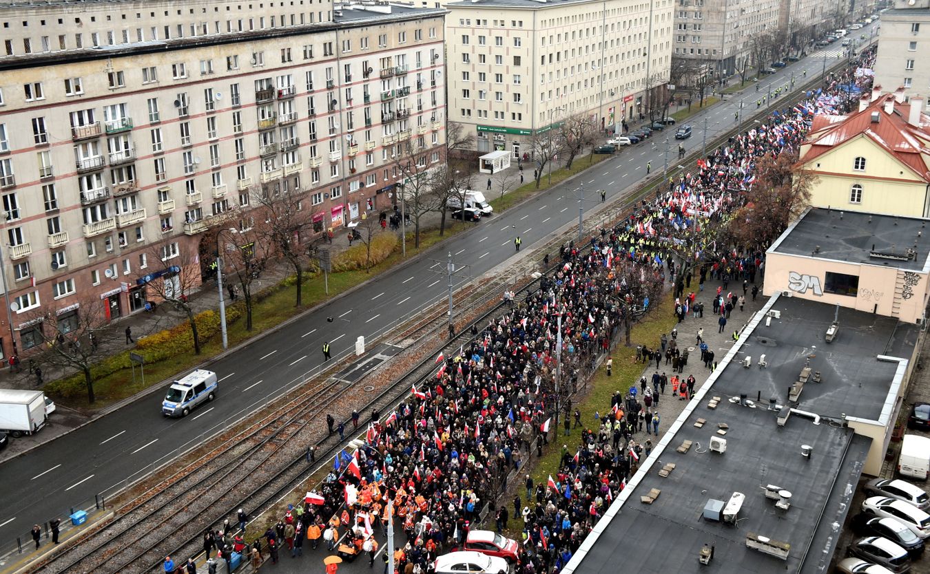 Idący w marszu szef PO Grzegorz Schetyna odniósł się do pomysłu prezydenta Andrzeja Dudy ws. wspólnych obchodów niepodległości w 2018 r.