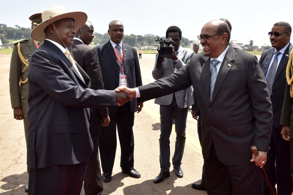 Uganda's President Yoweri Museveni with Sudan President Omar al Bashir