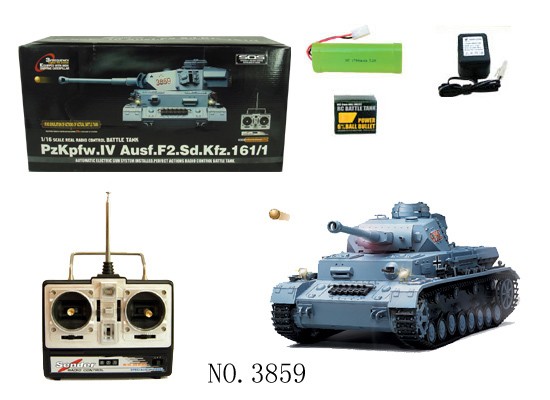 Zabawka dla domorosłych generałów. Strzela plastikowymi kulkami, jeździ i potrafi wytworzyć zasłonę dymną. Dzięki temu modelowi Panzer IV, podbicie salonu stanie się niezwykle łatwe