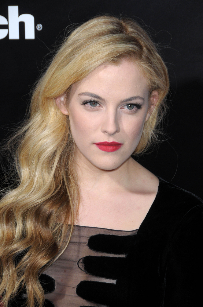 Riley Keough na premierze filmu