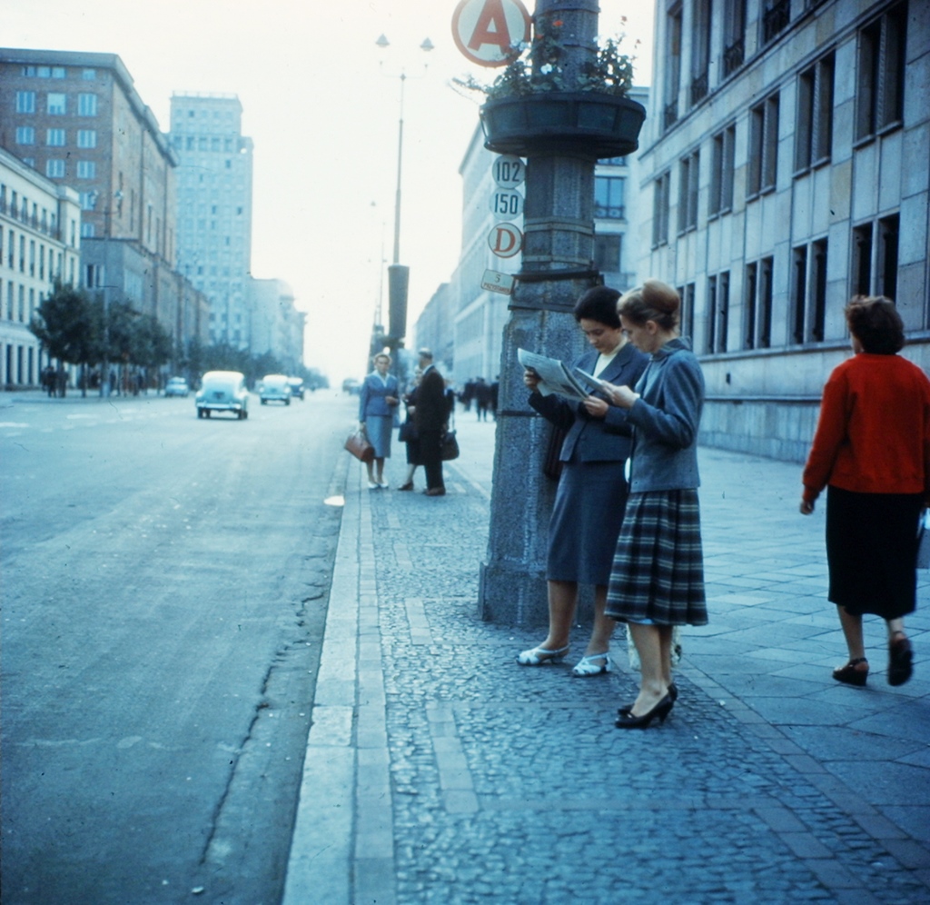 Warszawa na kolorowych zdjęciach z lat 60.